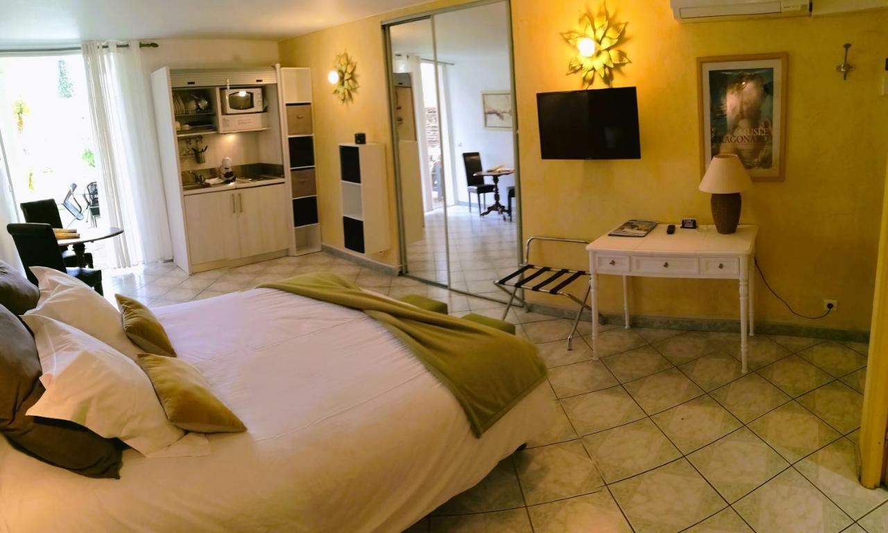 Chambre D'Hotes La Potiniere Saint-Raphaël エクステリア 写真