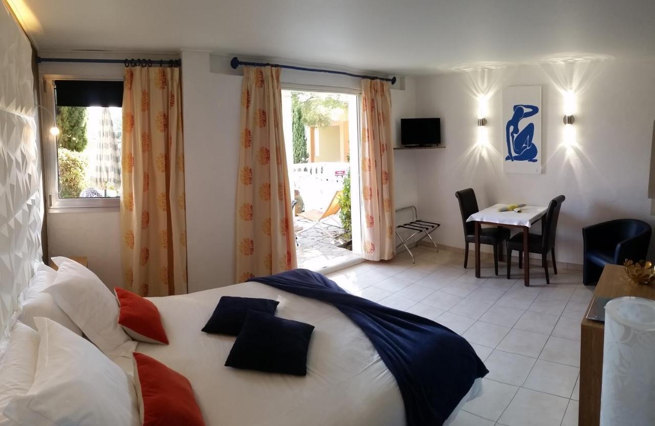 Chambre D'Hotes La Potiniere Saint-Raphaël エクステリア 写真